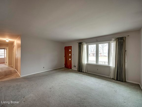 4th image of 3708 Glen Oak Dr