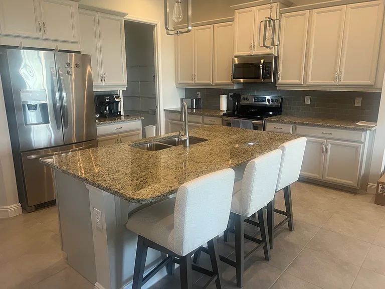 Kitchen Dining Area