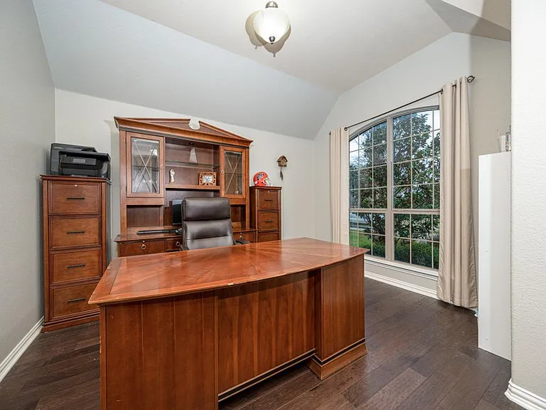 360 Falstaff Dr — Photo 5