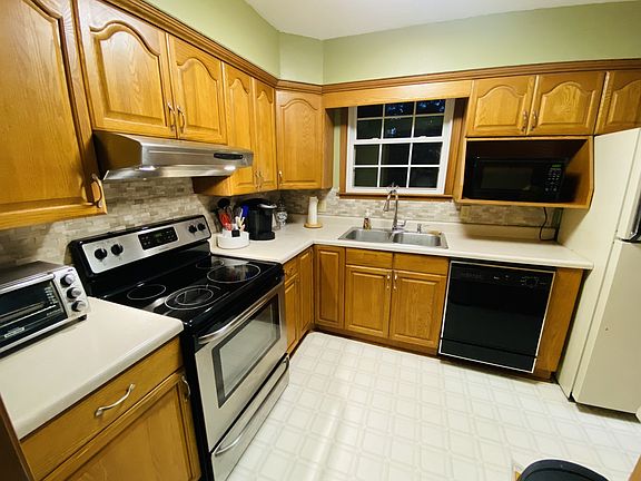 3rd image of 1008 Wildwood St