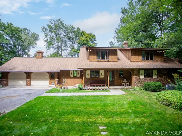 8645 Trailblazer Dr SE, Byron Center, MI 49315