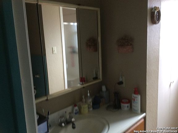 5th image of 722 E Wayside Dr