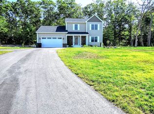 2 Jessica Lee Ct, Coventry, RI 02816