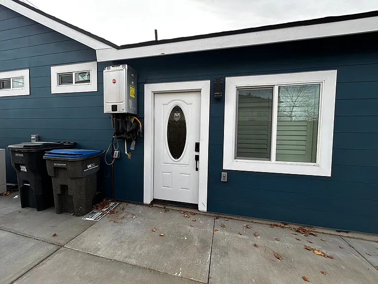 3838 Balmont St #2 — Photo 8