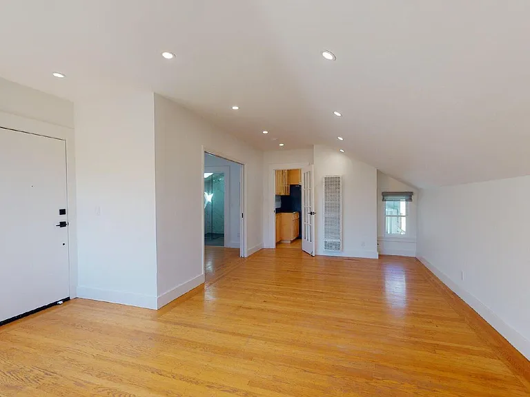 254 Roosevelt Way #4 — Photo 1