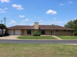 407 Charles Rd, Abilene, KS 67410