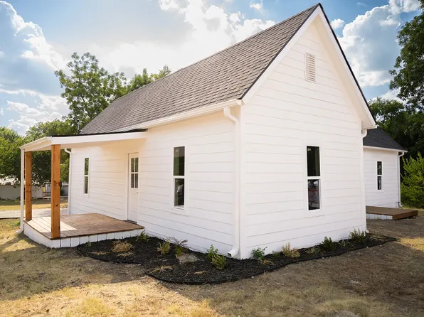 309 E Cheek St, Saint Jo, TX 76265