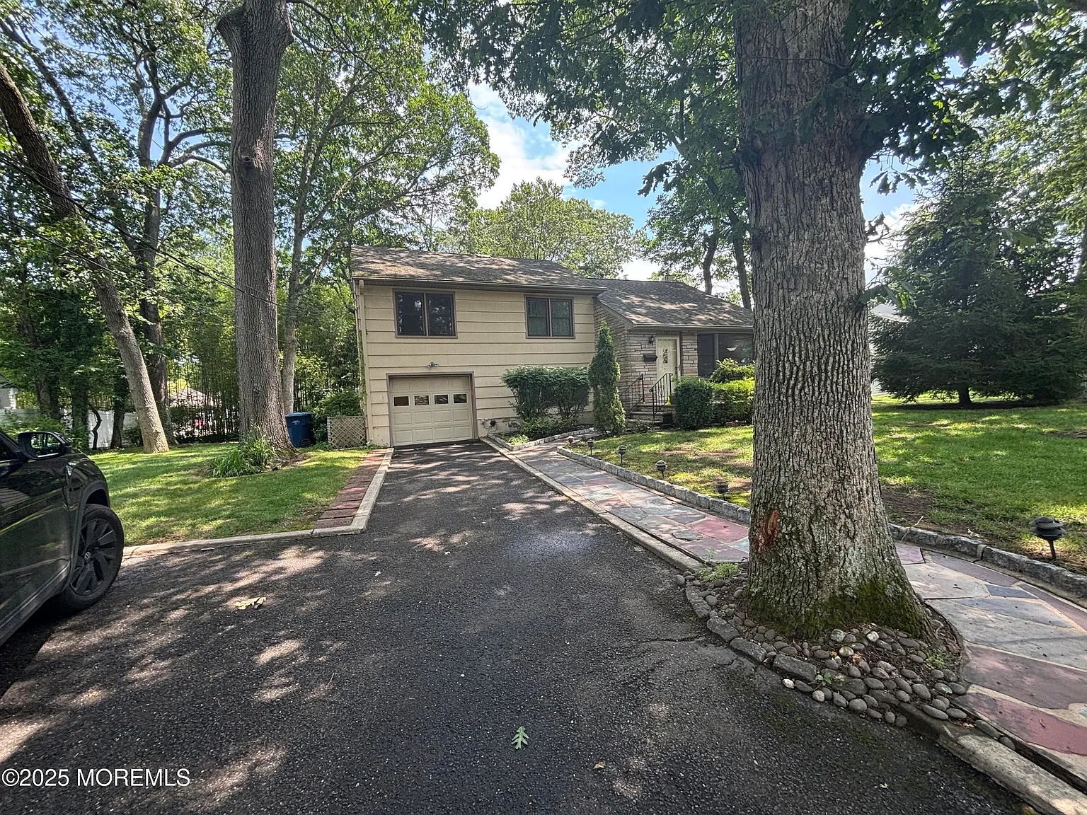 3 bed, 2.5 bath, 2150 sqft, $5,200 — Photo 2
