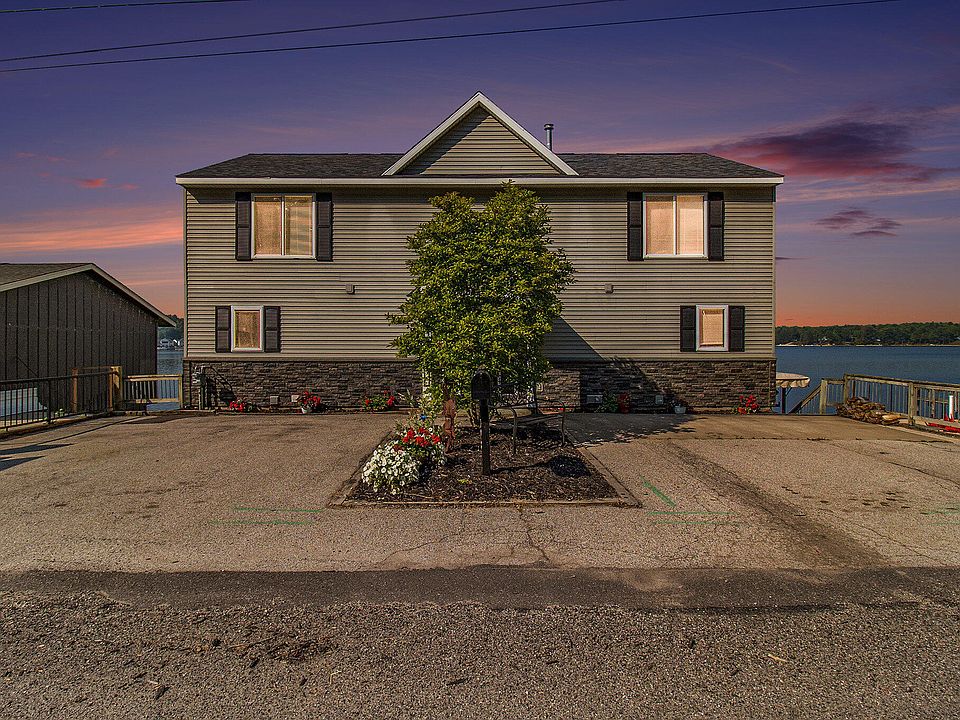 5293 W Monroe Rd, Pentwater, MI 49449 | MLS #26016509 | Zillow