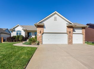 8117 E Old Mill Ct, Wichita, KS 67226