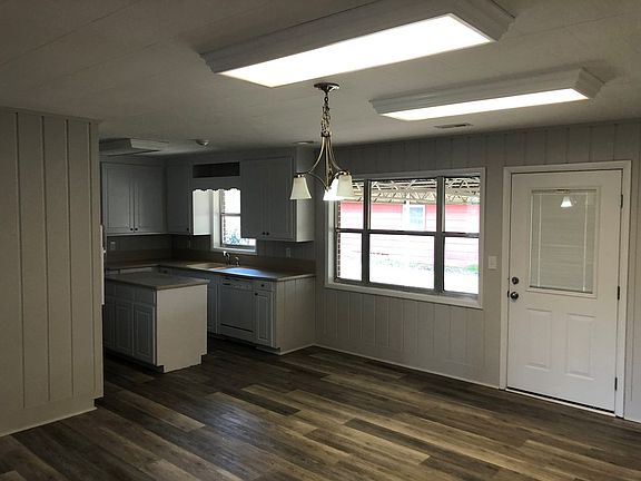 2nd image of 506 Peachtree St