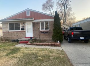 19542 Heckman St, Clinton Township, MI 48035