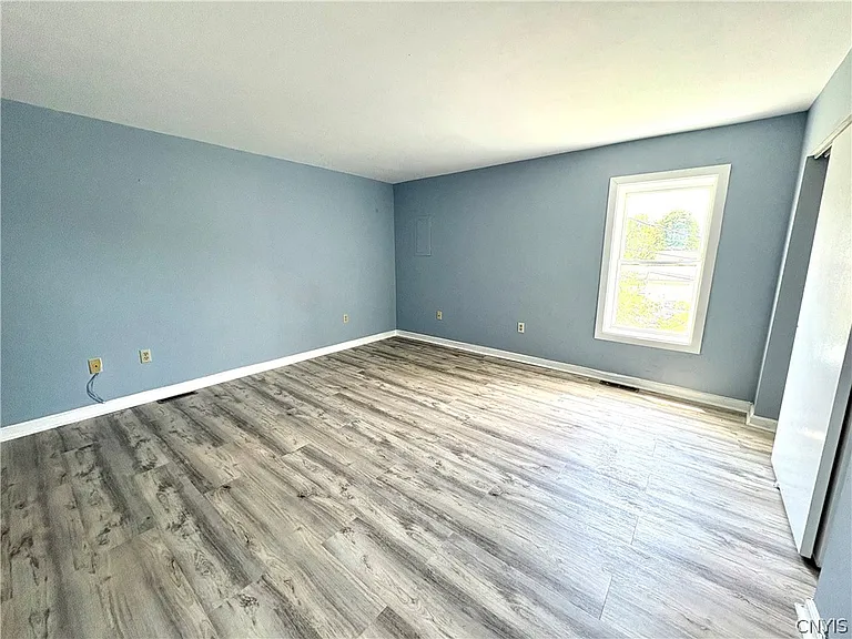 17 Cottage St — Photo 8