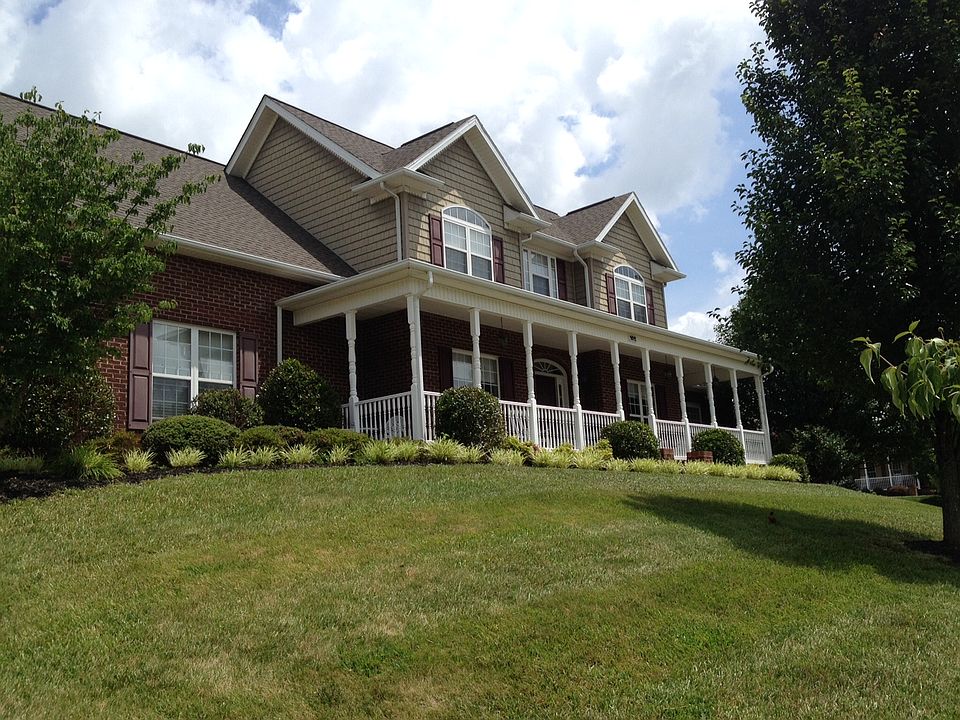 1st image of 102 Fawnwood Ct