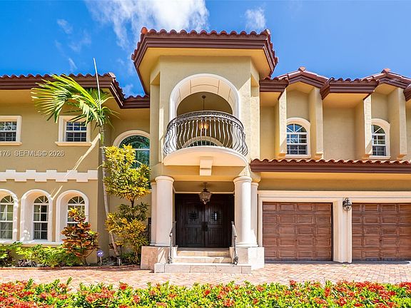 2nd image of 4501 N Bay Rd