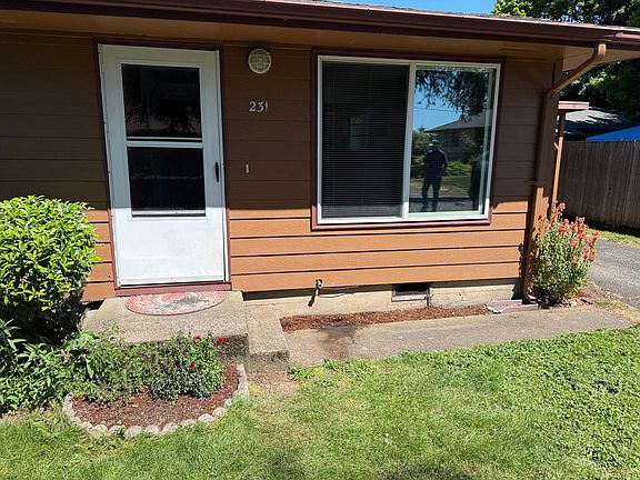 4th image of 231 Holeman Ave