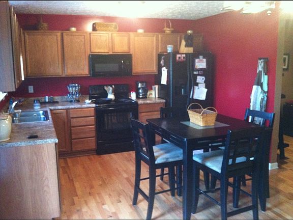 3rd image of 329 Cedar Hollow Dr