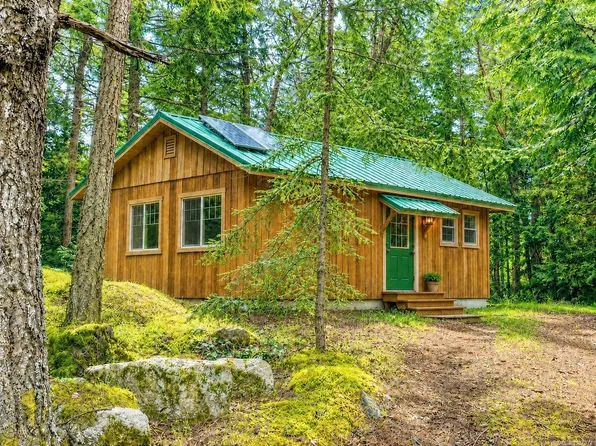 345 Evergreen Ln, Sidney Island, BC V0N 2G0