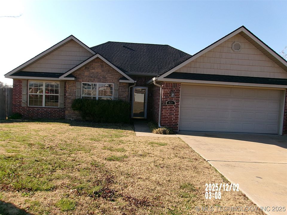 1st image of 429 NE Debell Ave