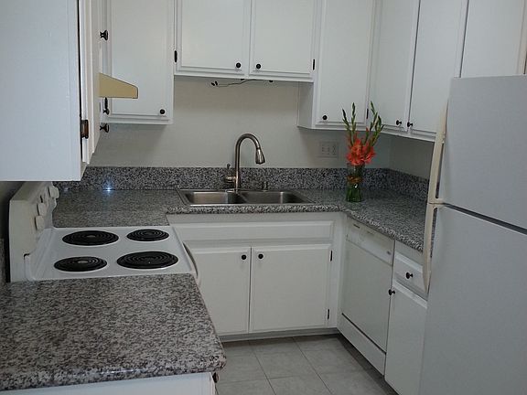 2nd image of 265 Loma Alta Dr Unit B03