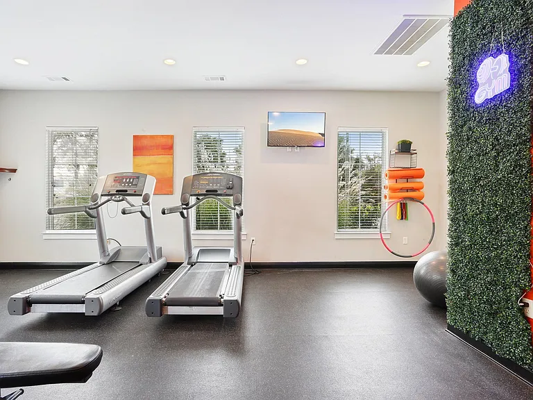 The Brentwood — Photo 22