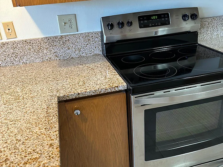 505 E Henry Clay St #101 — Photo 12