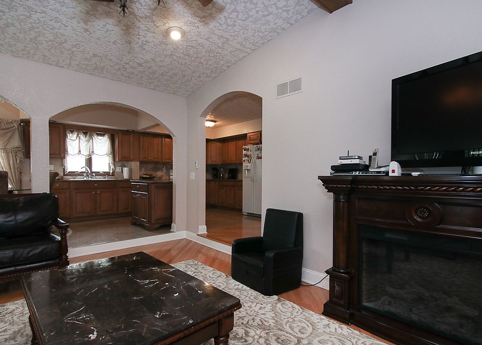 1st image of 618 Marbrook Ln