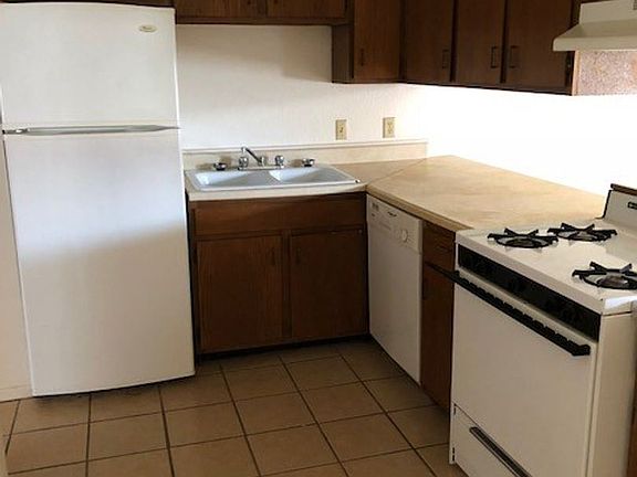 4th image of 607 N Alameda St Unit D