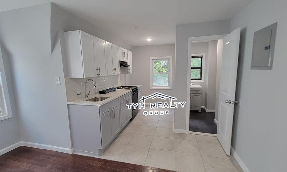 1st image of 11 N 18th St #3