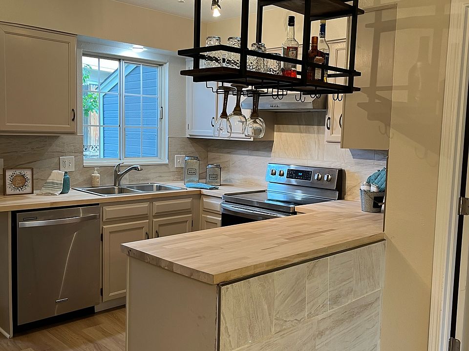 1st image of 9848 W Cornell Pl