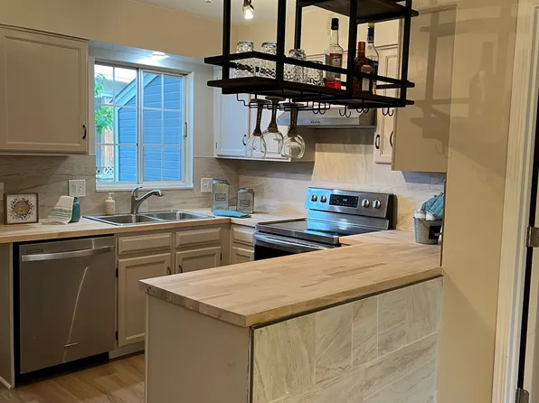 9848 W Cornell Pl, Lakewood, CO 80227