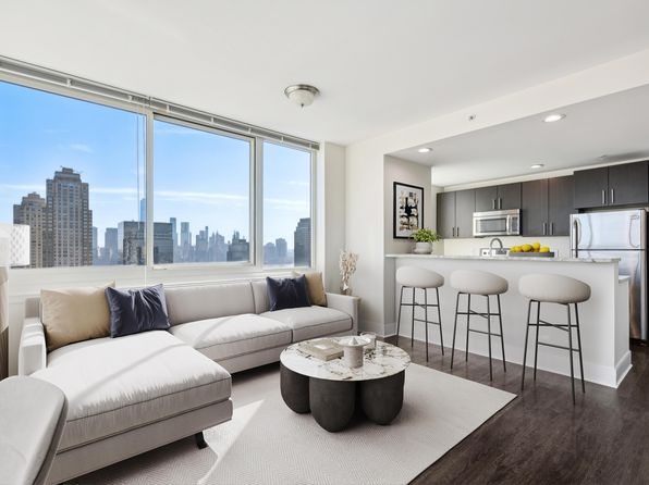 160 Morgan St APT 2611