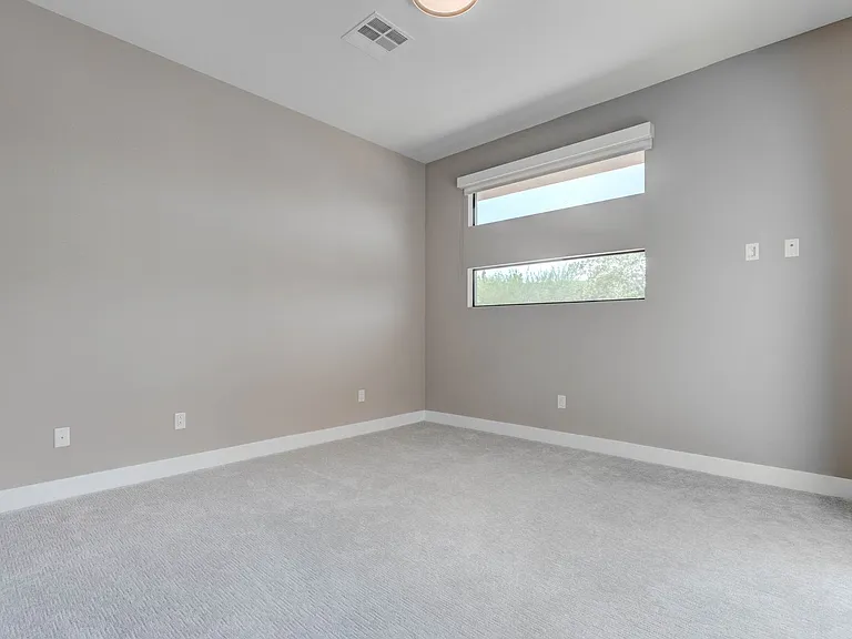 86 Pristine Glen St — Photo 23