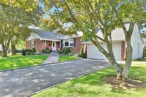 1st image of 10 Hawthorne Close