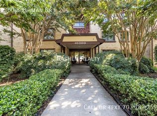 10300 Bushman Dr APT 204, Oakton, VA 22124