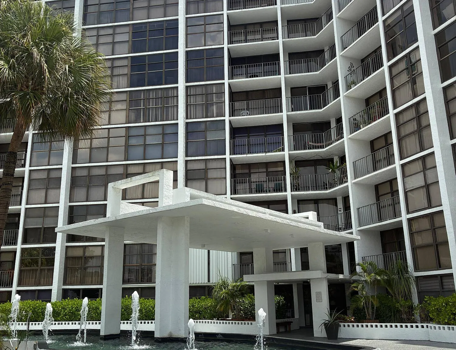 2 bed, 2.0 bath, 1075 sqft, $2,200 — Photo 3