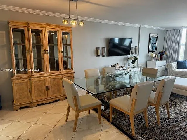 5401 Collins Ave #1123 — Photo 23