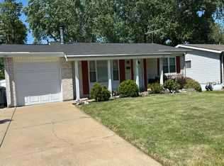 1345 Saint Anthony Ln, Florissant, MO 63033