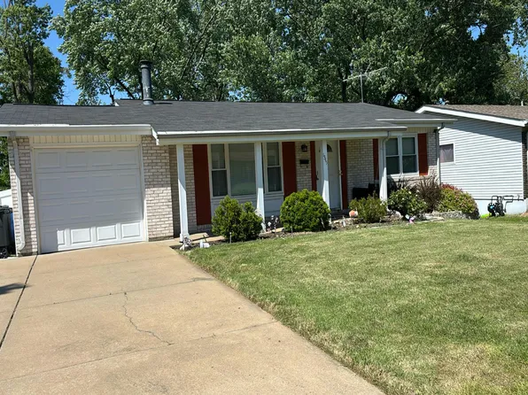 1345 Saint Anthony Ln, Florissant, MO 63033