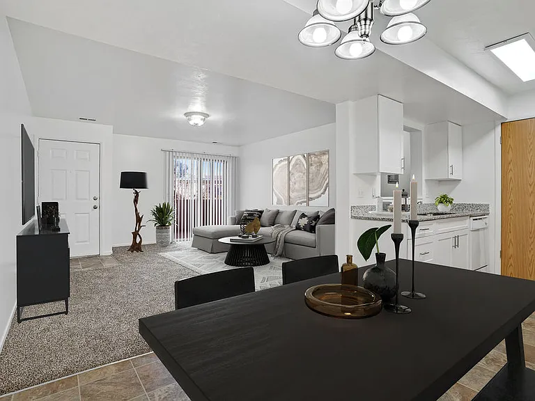Lincoln Park Apartments — Photo 2