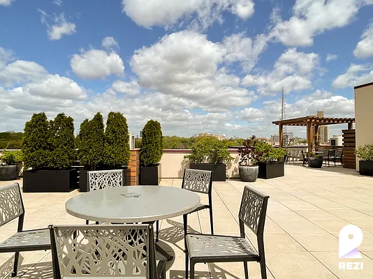 Rented by REZI | media 32