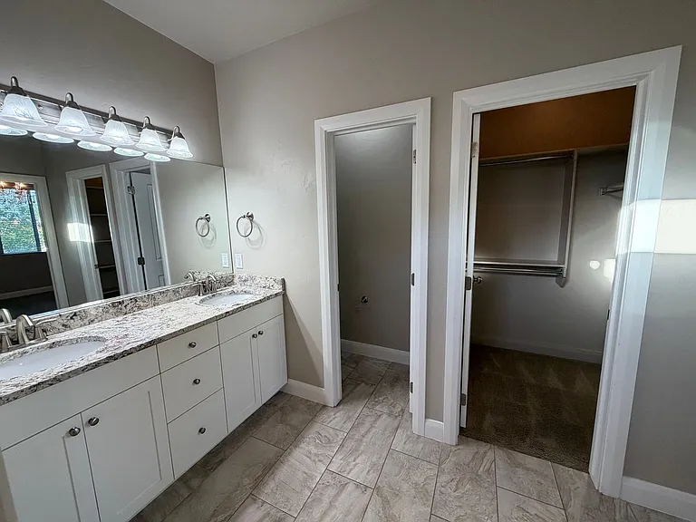 469 E Barcelona Dr — Photo 14