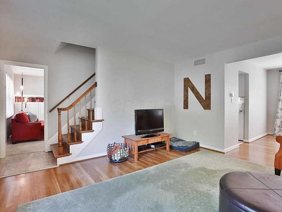 4th image of 6686 Schreiner St W