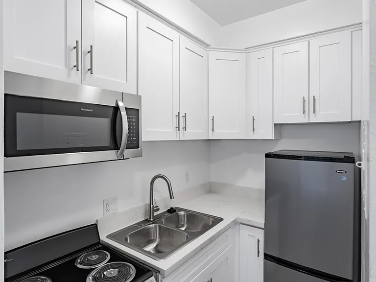 10905 Ohio Ave. — Photo 18