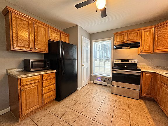 5th image of 180 Berkshire St #B