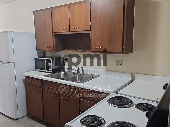 3rd image of 122 William Dr APT D