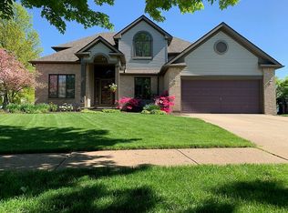 126 Duke Ct, Elyria, OH 44035