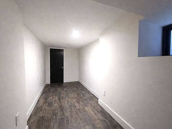 5th image of 1064 Putnam Ave #1T