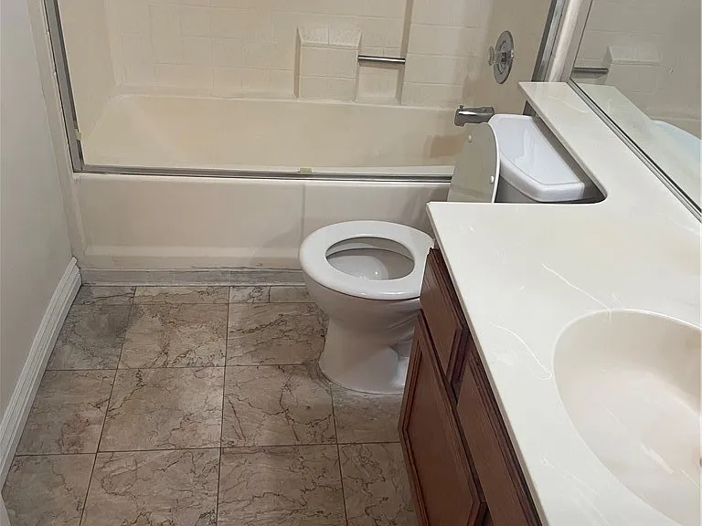 7547 Bellingham Ave — Photo 7