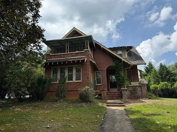 117 W Valley St, Abingdon, VA 24210